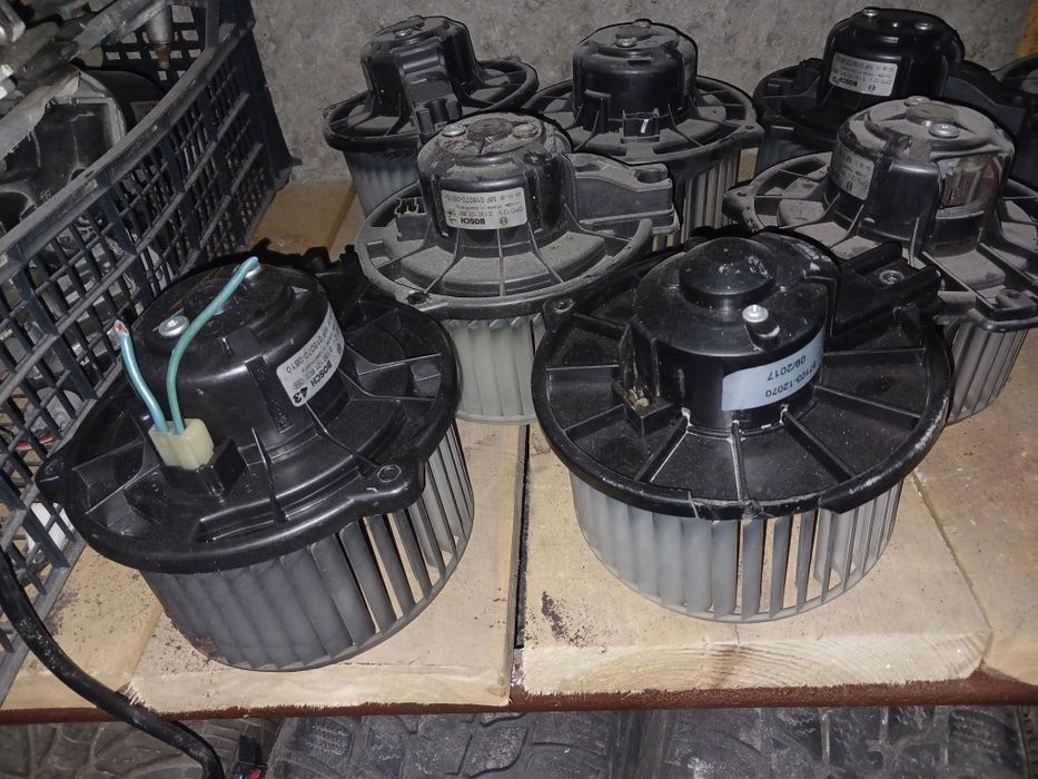 Моторчик пічки тойта авенсіс т 25 03-08