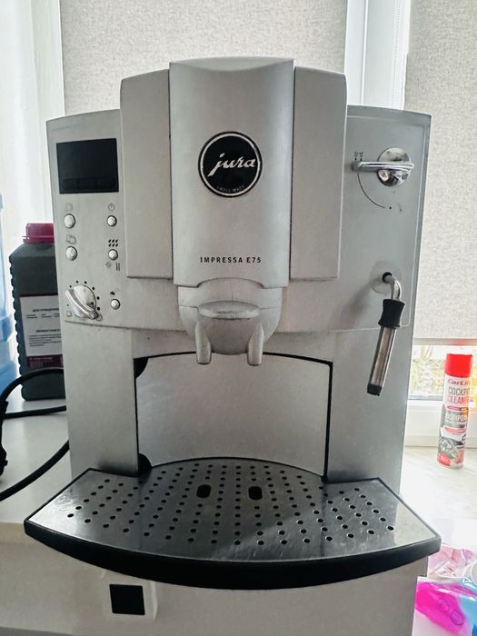 Кавоварка кавомашина jura