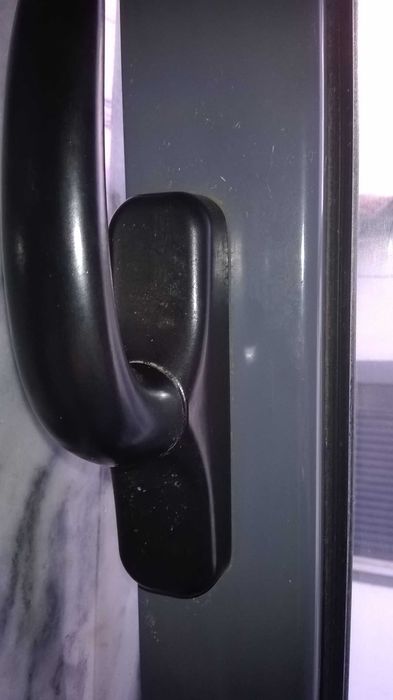 Janela em alumínio, vidro com corte térmico