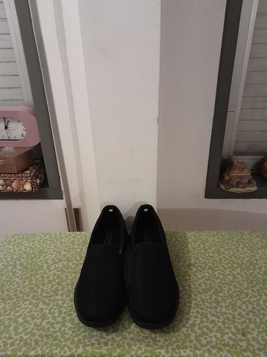 Vendo Sapatilhas de Senhora SKECHERS muito bonitas novas