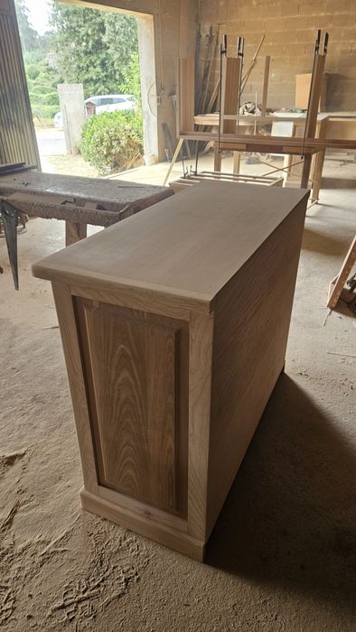 1 Cómoda c/ base do espelho e 2 mesinhas de cabeceira