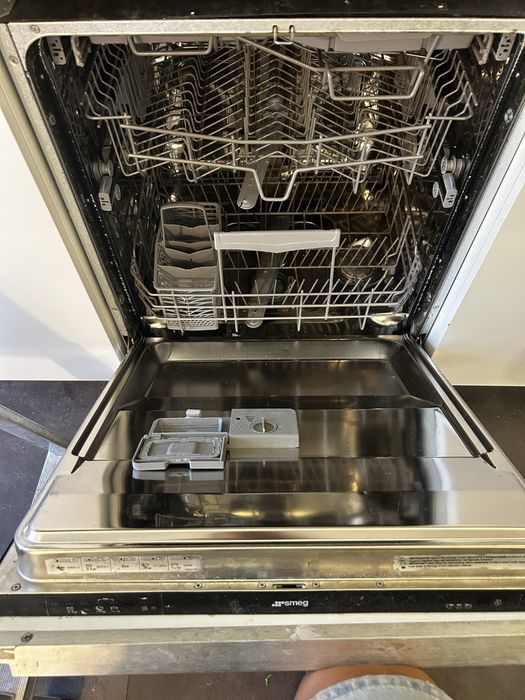 Maquina lavar loica smeg de encastrar ST531