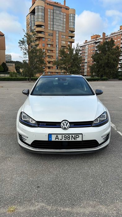 Volkswagen Golf GTE Plug-in Hybrid | DSG | Teto Panorâmico | Couro | LED | Câmara | Revisões VW