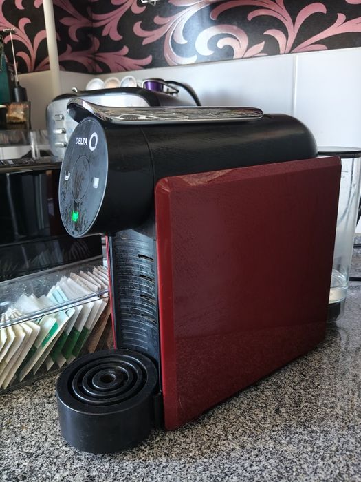 Máquina de Café Delta Q (Vermelha)