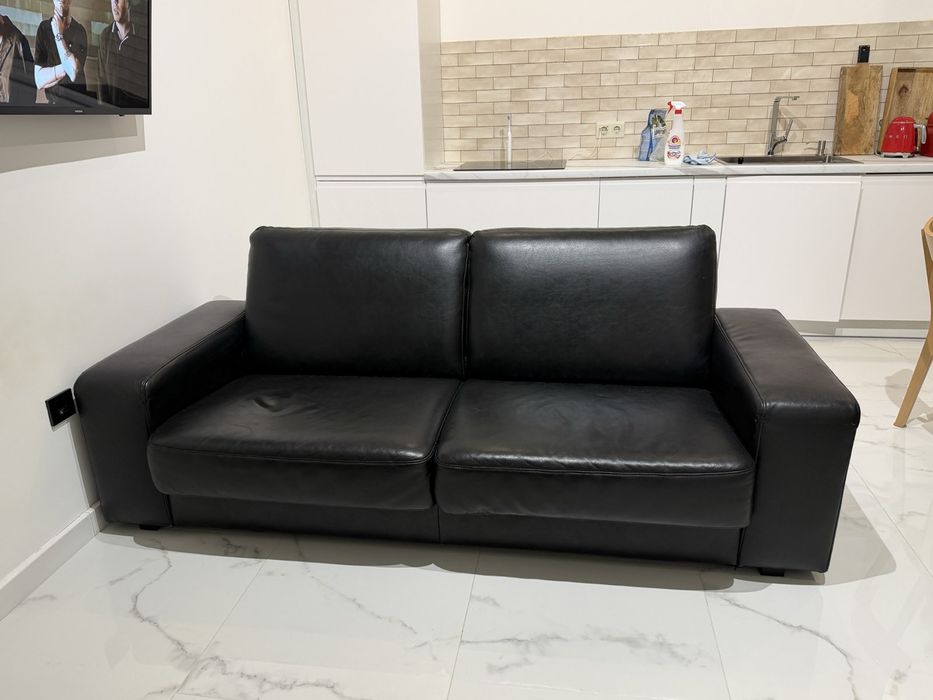 Продам диван вживаний