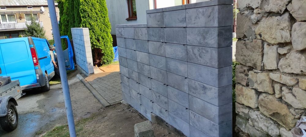 Ogrodzenia z pustaka,fundamenty,demontaż starych ogrodzen