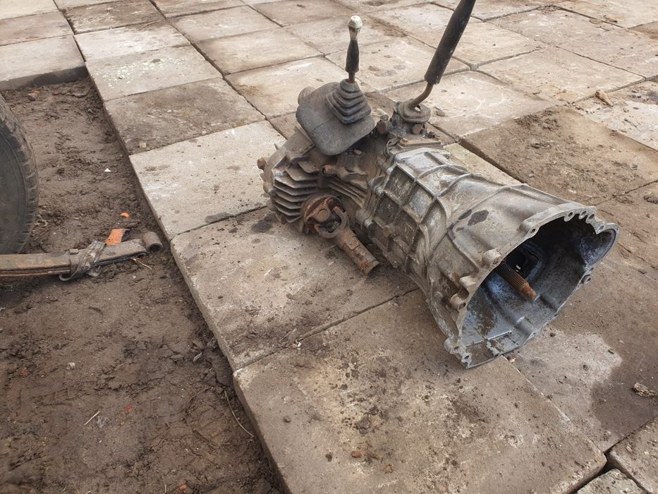 skrzynia biegów  isuzu trooper