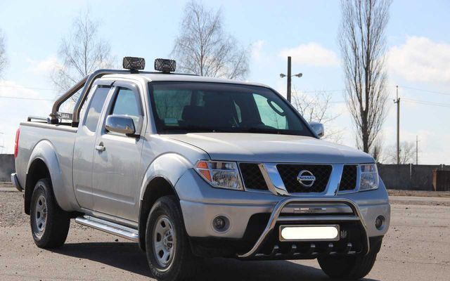 Nissan Pathfinder с кенгурятником