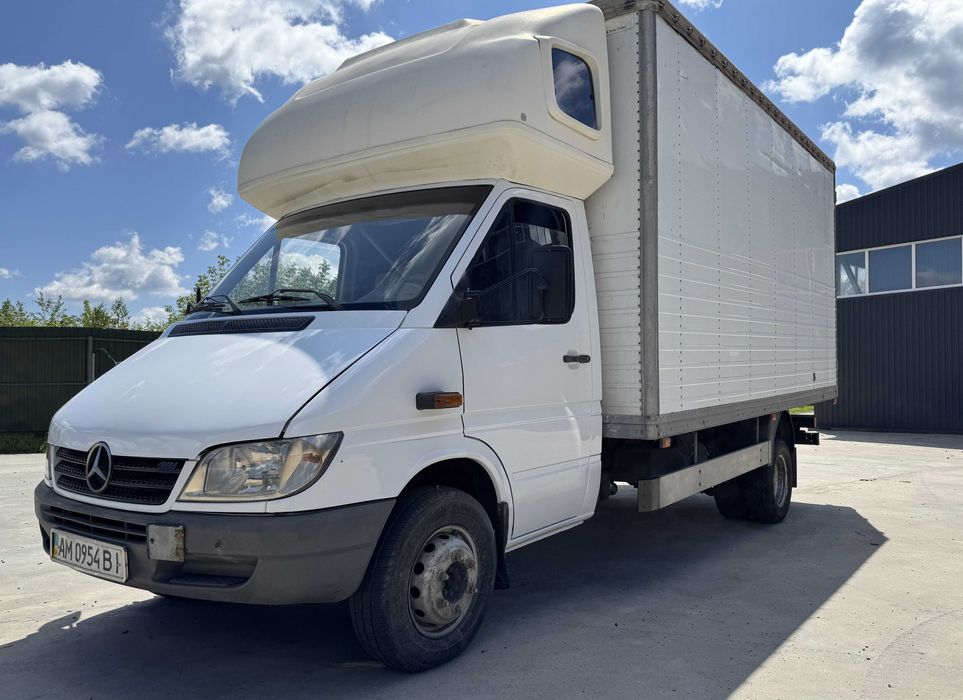 Мерседес вантажний MERCEDES SPRINTER 616