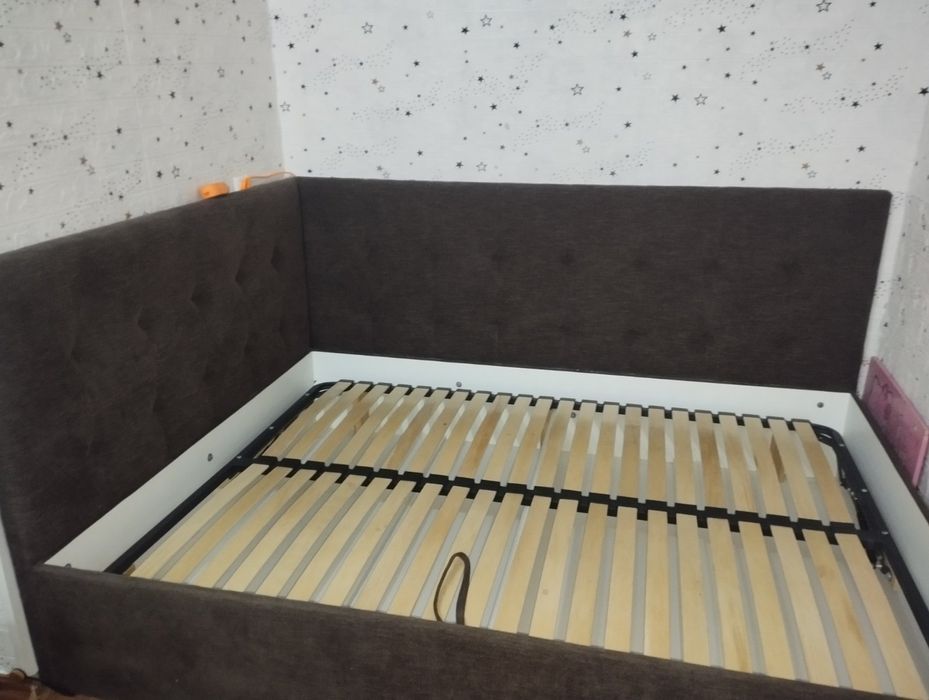 Ліжко двохспальне