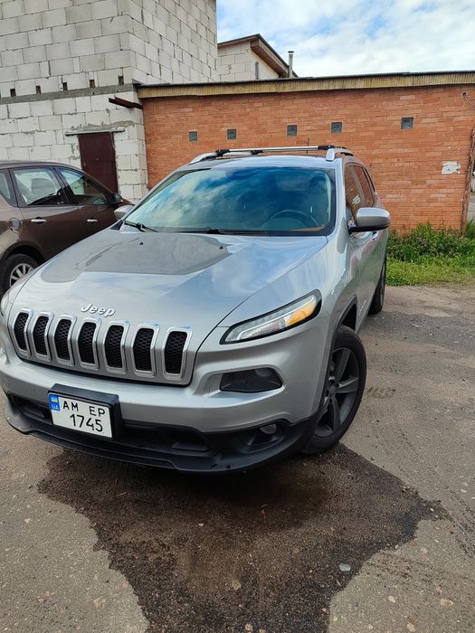 Продам jeep  CHEROKEE