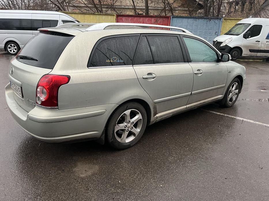 Тойота авенсіс 2007