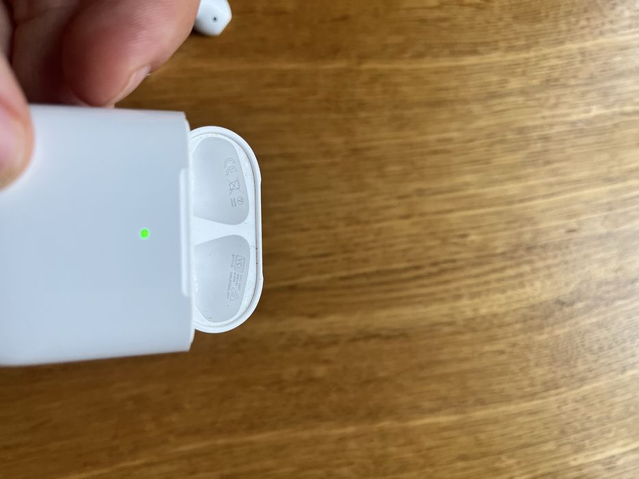 AirPods 2 покоління