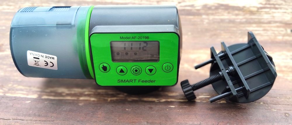 Alimentador automático novo