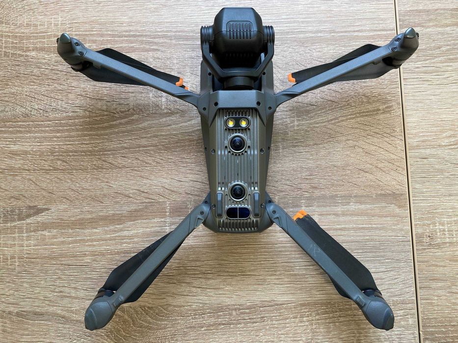 Квадрокоптер DJI Mavic 3 Pro Б/У | З акаунтом | Прив'язаний до пульта | Обмеження для польотів знят