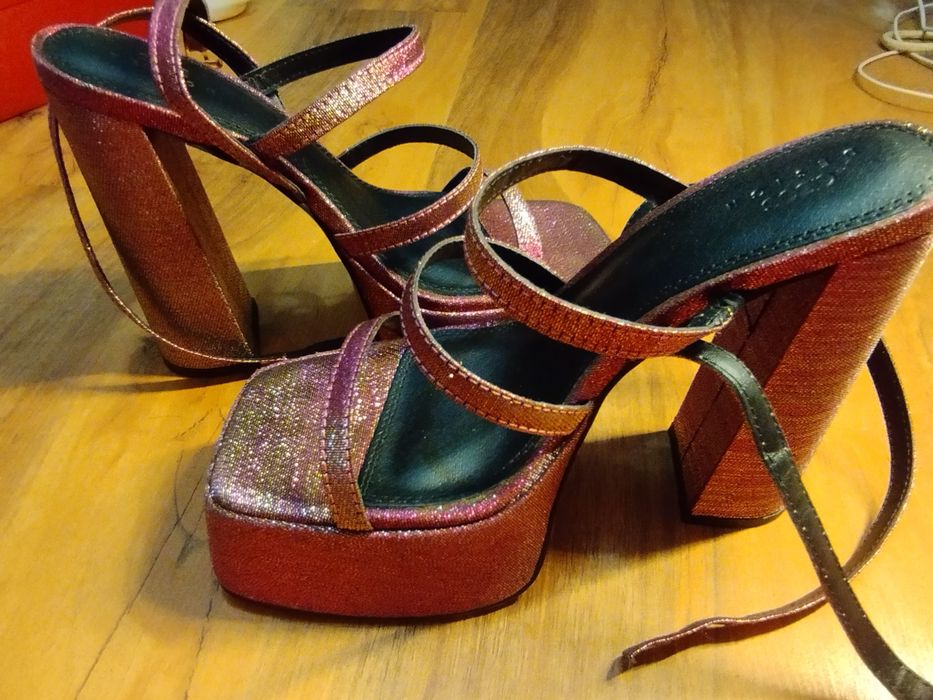 Босоніжки в стилі Братц