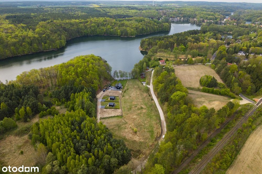 Działka na sprzedaż z dostępem do lasu i jeziora