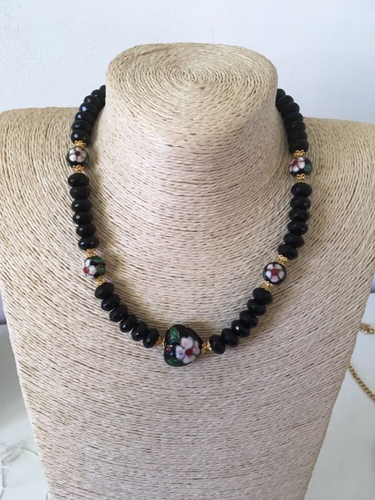 Naszyjnik korale kolia z naturalnego kamienia onyks.