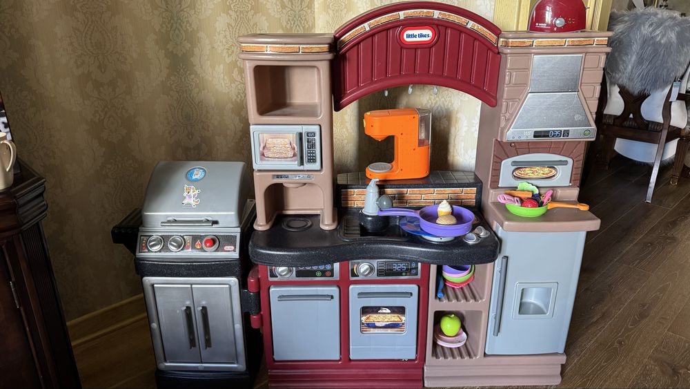 Дитяча кухня Little Tikes Brick Oven Pizza Kitchen.