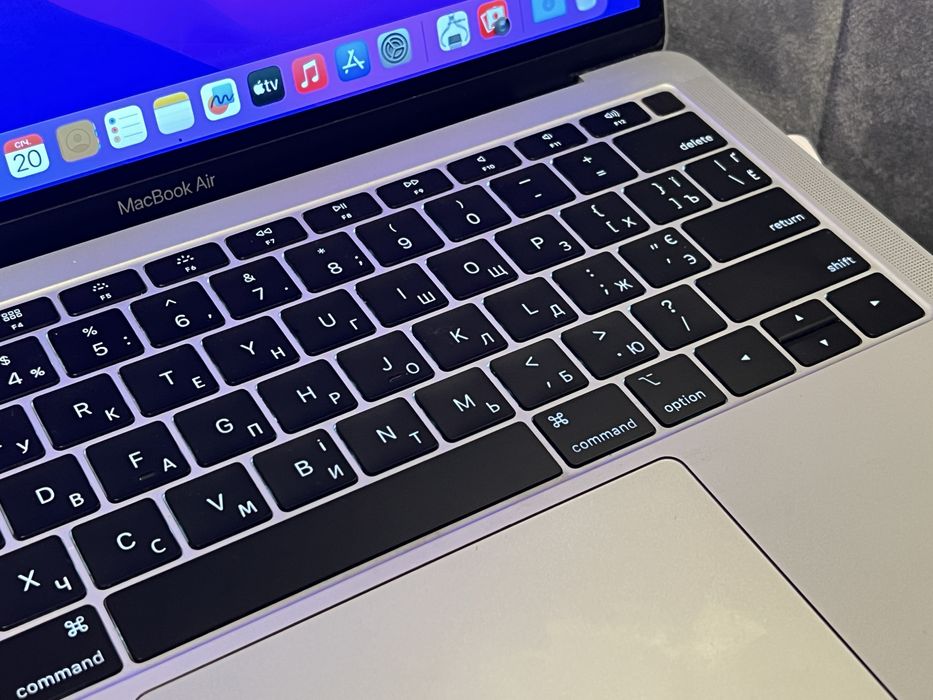 Macbook air 8 2018 128 gb silver.Мак бук аір 8 2018 128 gb білий