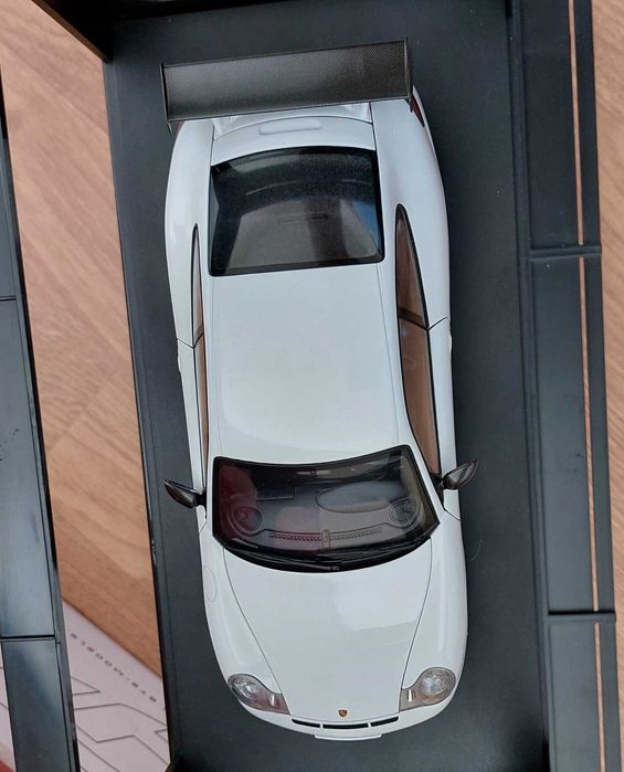 Miniatura Porsche 911 (996) GT3 RS 2004 AUTOart 1:18