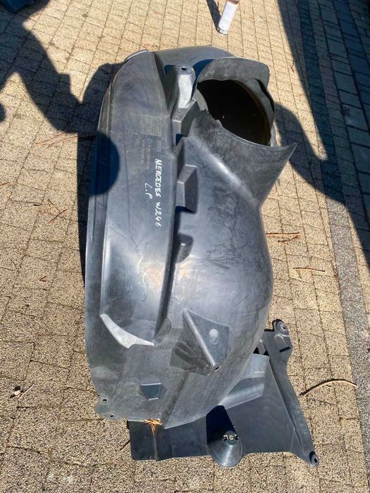 Mercedes B Klasa W246 Nadkole Przednie Lewe