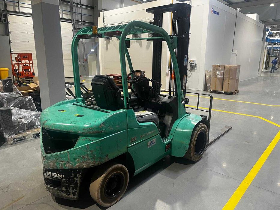 Empilhador_Mitsubishi_FD30N