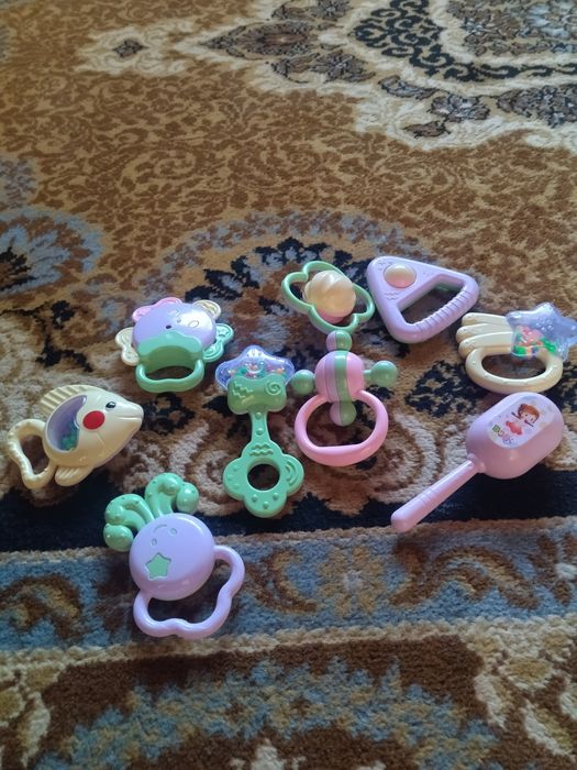 Дитячі іграшки. Лотами.