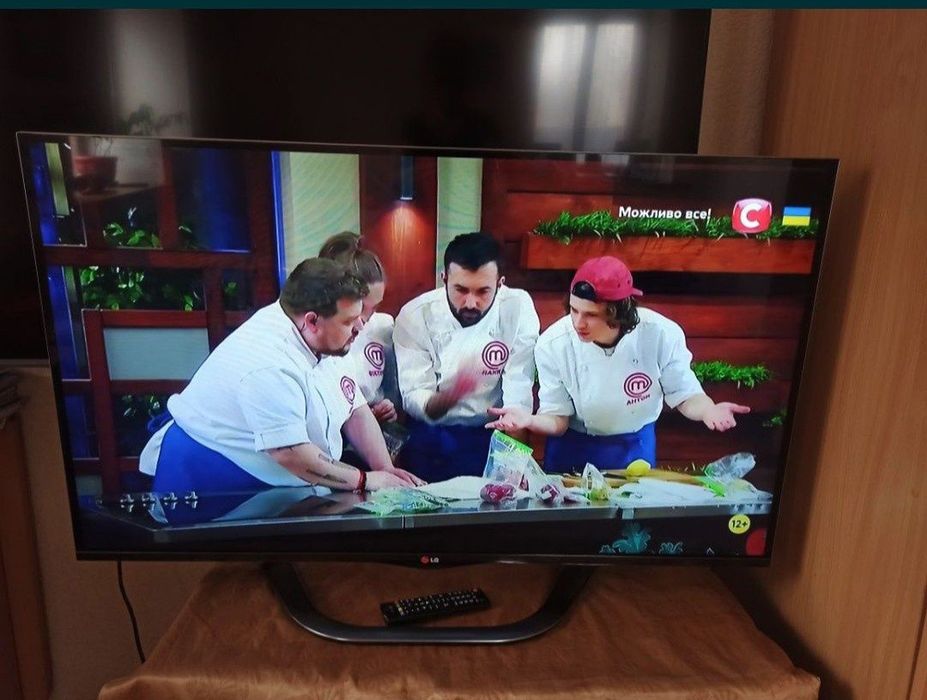 LG 47LA690v Телевізор