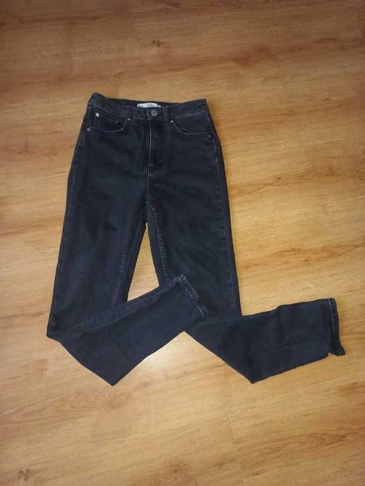Jeansy Perfect w fasonie Leah Gina Tricot