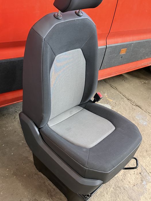 Man TGE , Crafter II fotel pasazera igła