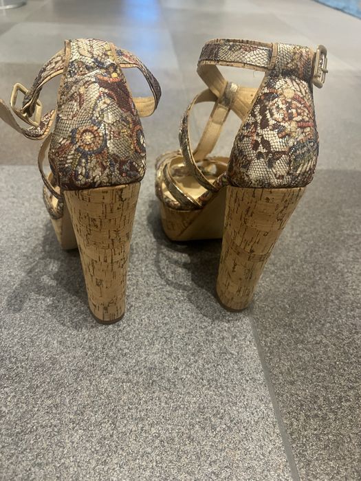 Vendo sandalias dropp novas