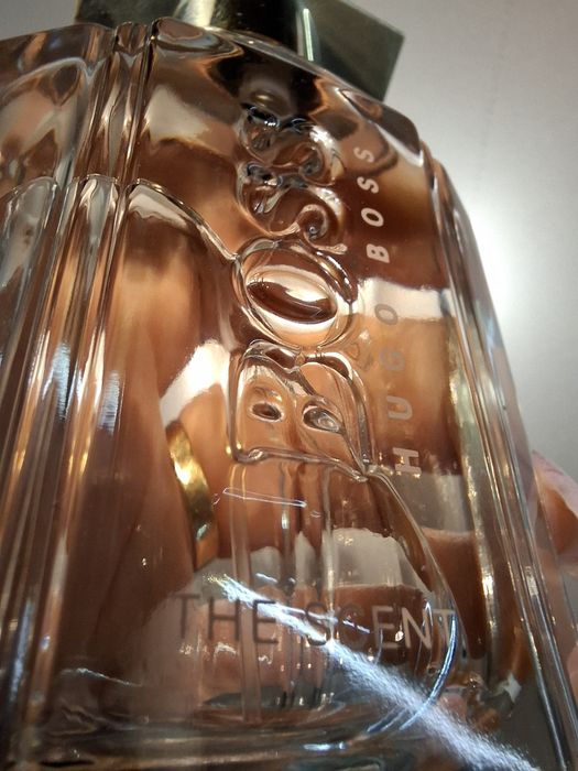 Damskie EDP Boss The scent 50ml z małym ubytkiem