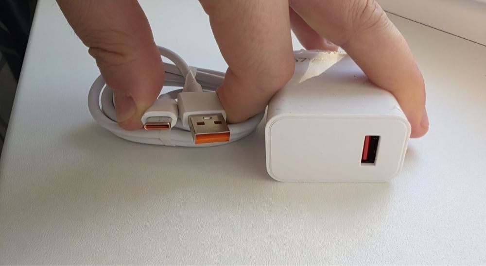 Зарядка для телефону