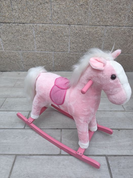 Cavalo de Baloiço Infantil Rosa com Unicórnio – Macio e Encantador