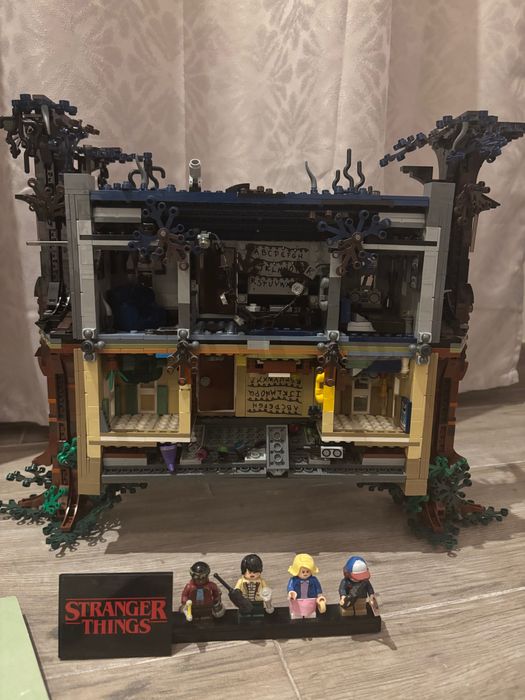 Lego Stranger Things