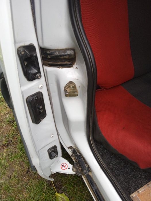 Продам машину                                                   .