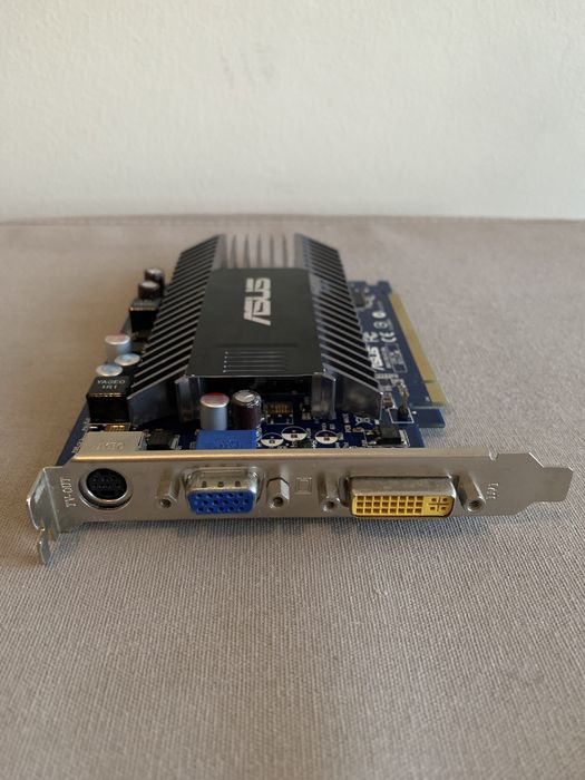 Placa gráfica ASUS GeForce FX 5200