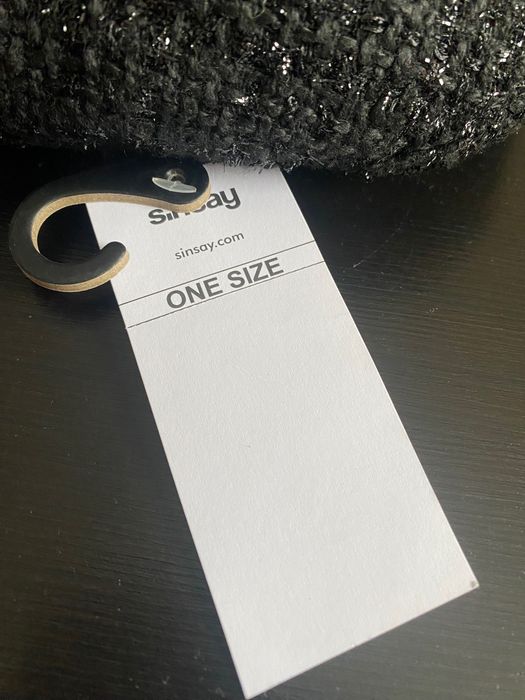 Kaszkiet damski, czarny, błyszczący