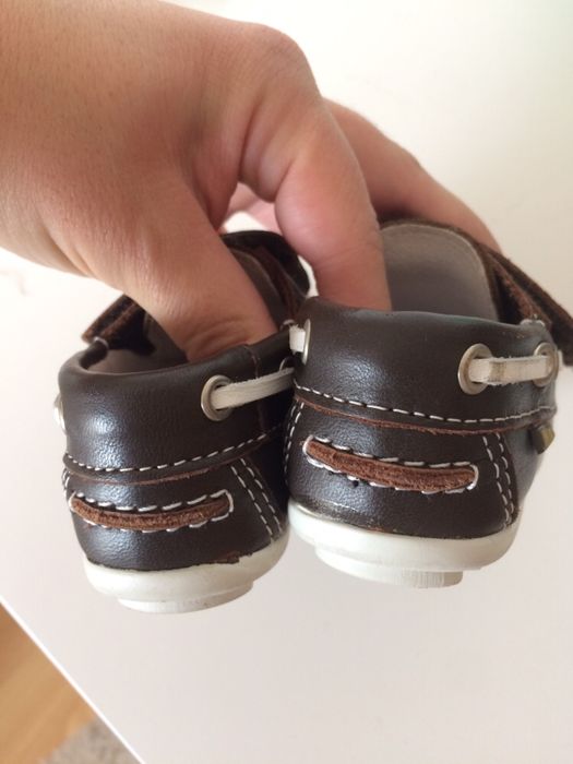 Sapatos vela menino castanhos tam 19