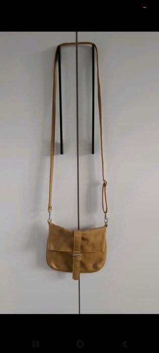 Brązowa torebka z paskiem