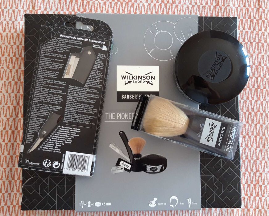 Coffret de barbear WILKINSON com navalha, pincel, ... - Artigo NOVO