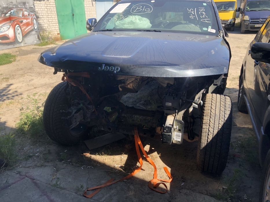 Разборка запчасти jeep grand cherokee WK2