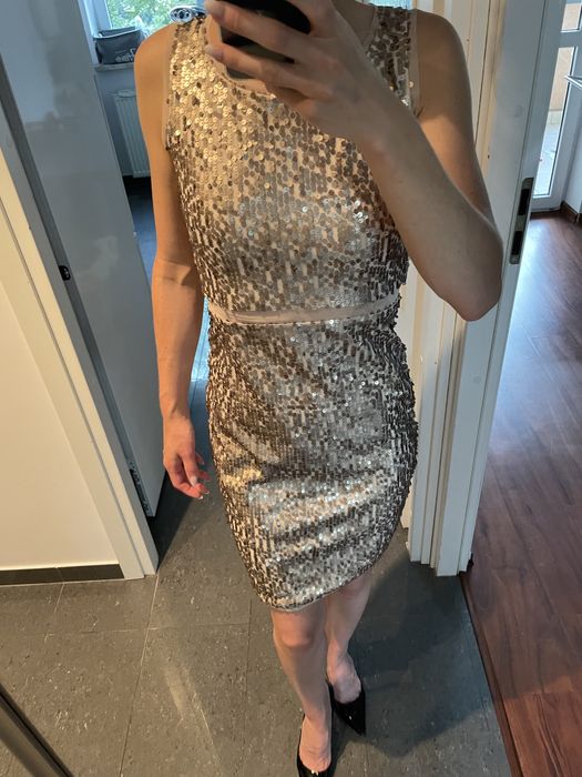 Cekinowa sukienka bardzo ladna