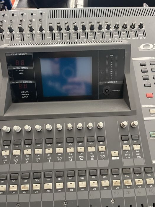 Mesa digital yamaha 02 r