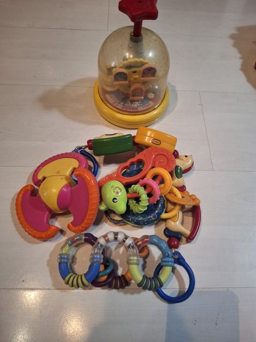 Іграшки розвиваючі різні