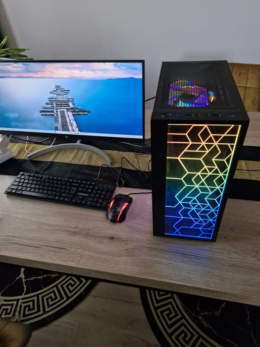 Komputer stacjonarny.