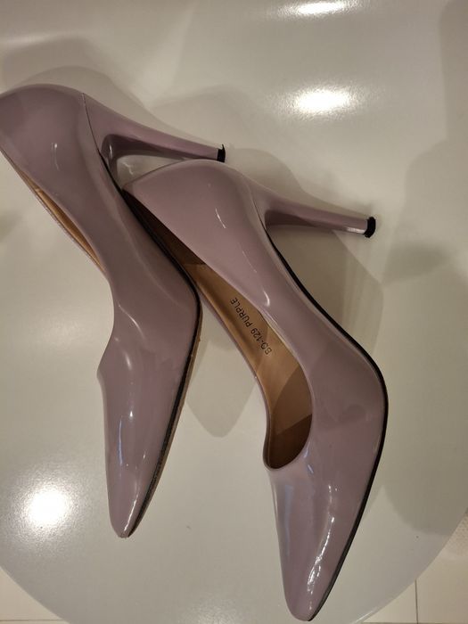 Sapatos de cor lilas. Tamanho 37. Usados 2 vezes