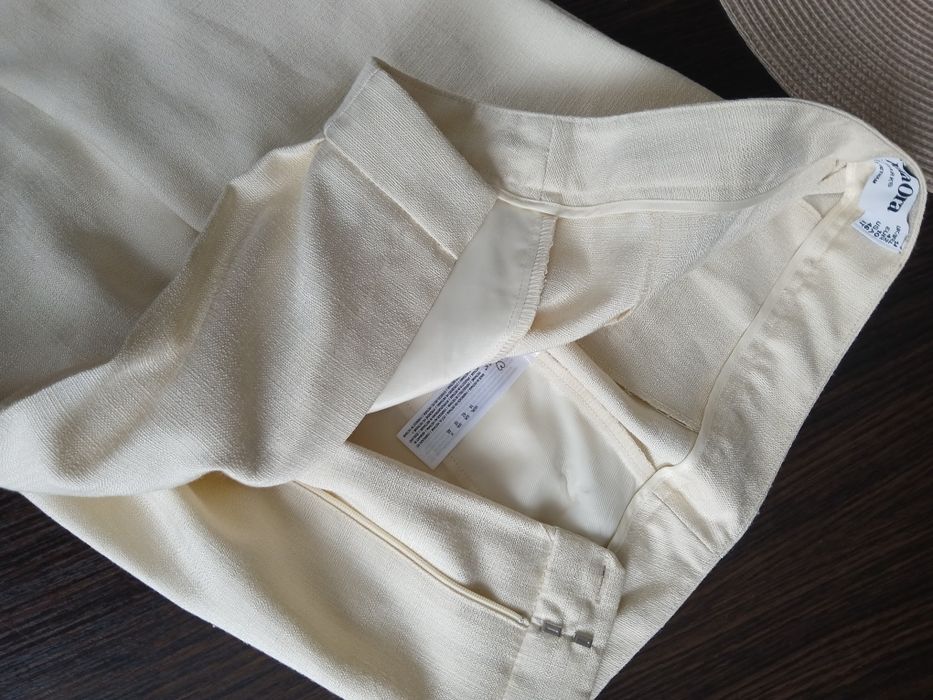 Стильний жіночий костюм