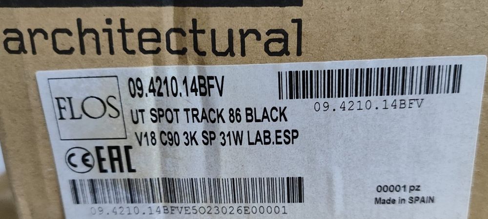 Projetores  spot track 86 black  para calha trifásica